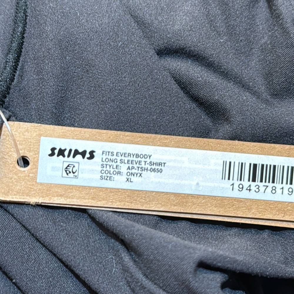 SKIMS FITS EVERYBODY LONG SLEEVE T-SHIRT - Picture 8 of 11